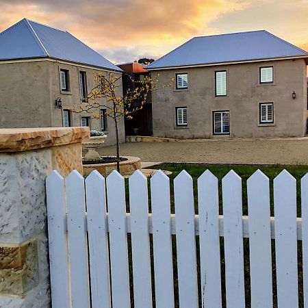 Bed and Breakfast Triabunna Barracks Екстер'єр фото