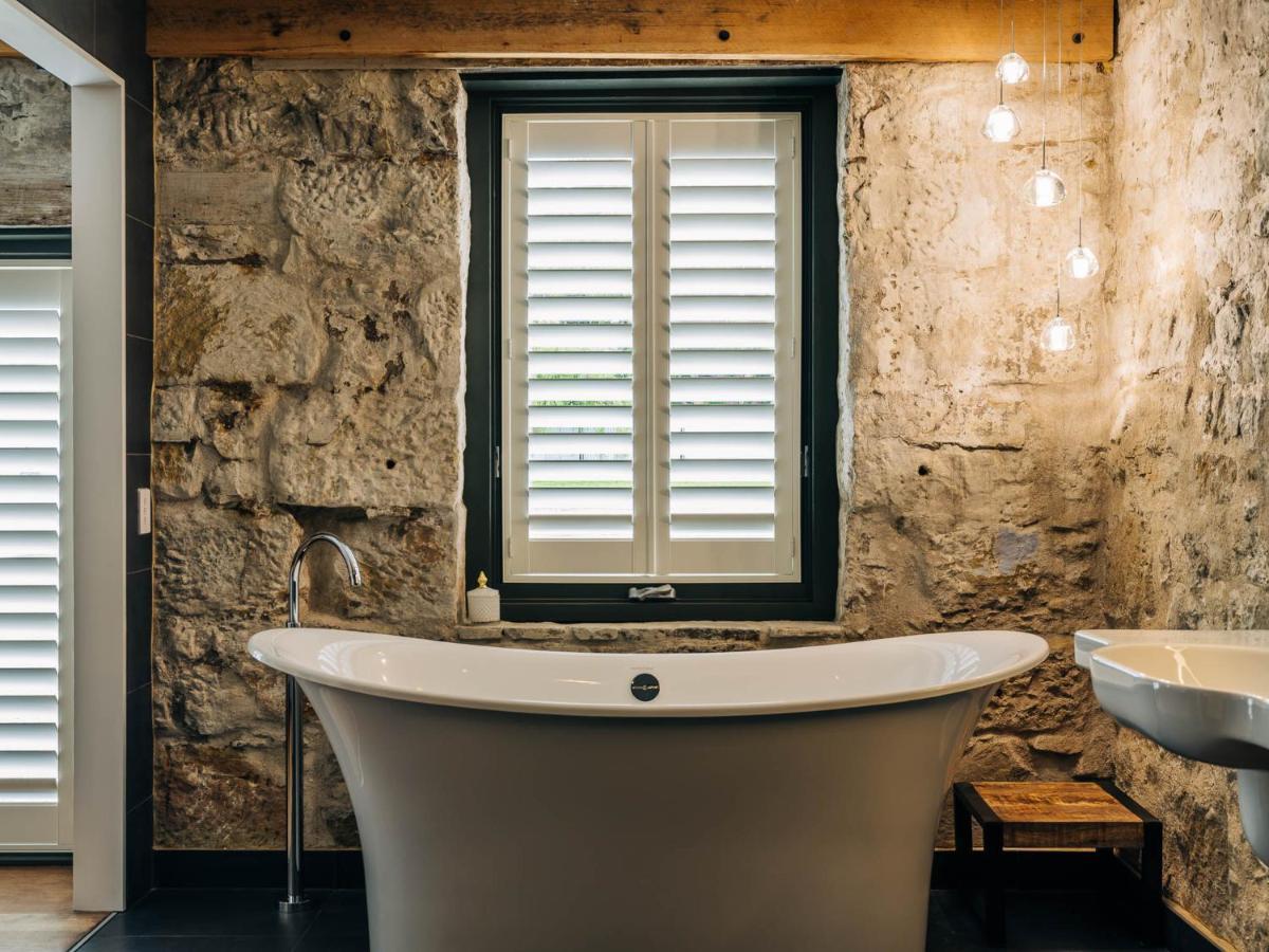 Bed and Breakfast Triabunna Barracks Екстер'єр фото
